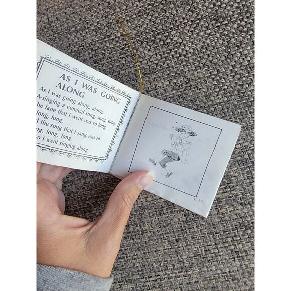 Mini Book Ornament Christmas Nursery Rhymes Vintage - Picture 3 of 6